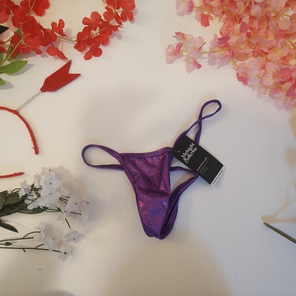 Twinkle v Back - Picture 3 of 4